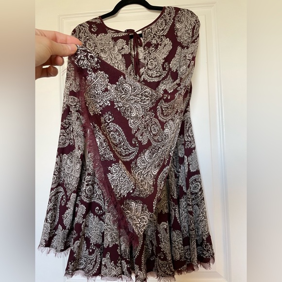Urban Outfitters Ecote Sascha Bell Sleeve Mini Dress in Maroon Paisley - Picture 4 of 13
